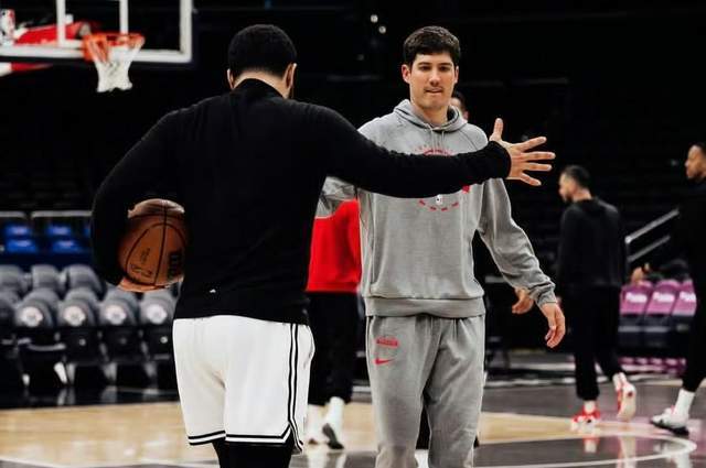 连续10场得分上双，谢泼德10助攻+6抢断 弥补短板 火箭1号位升级